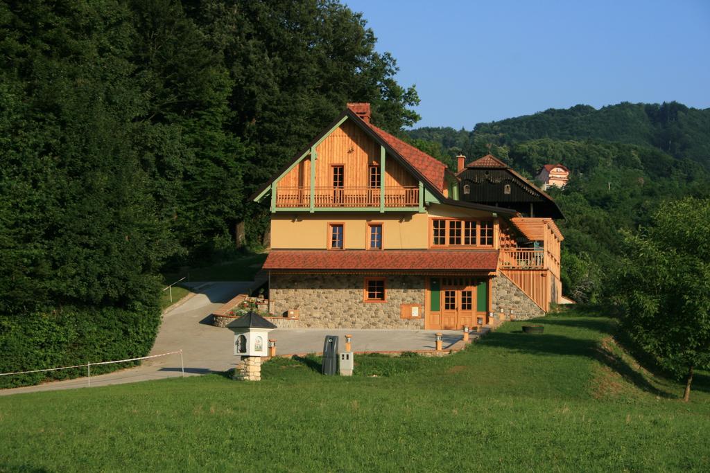 Villa Les With Hot Tub & Sauna Brežice Oda fotoğraf