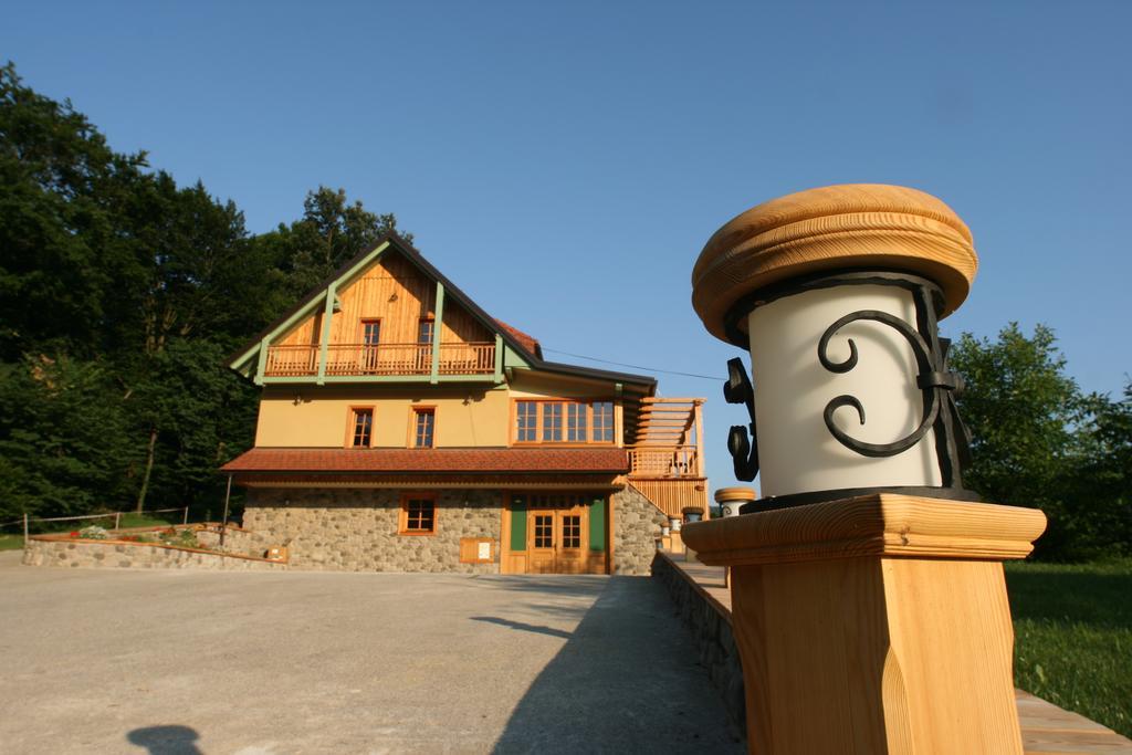 Villa Les With Hot Tub & Sauna Brežice Oda fotoğraf