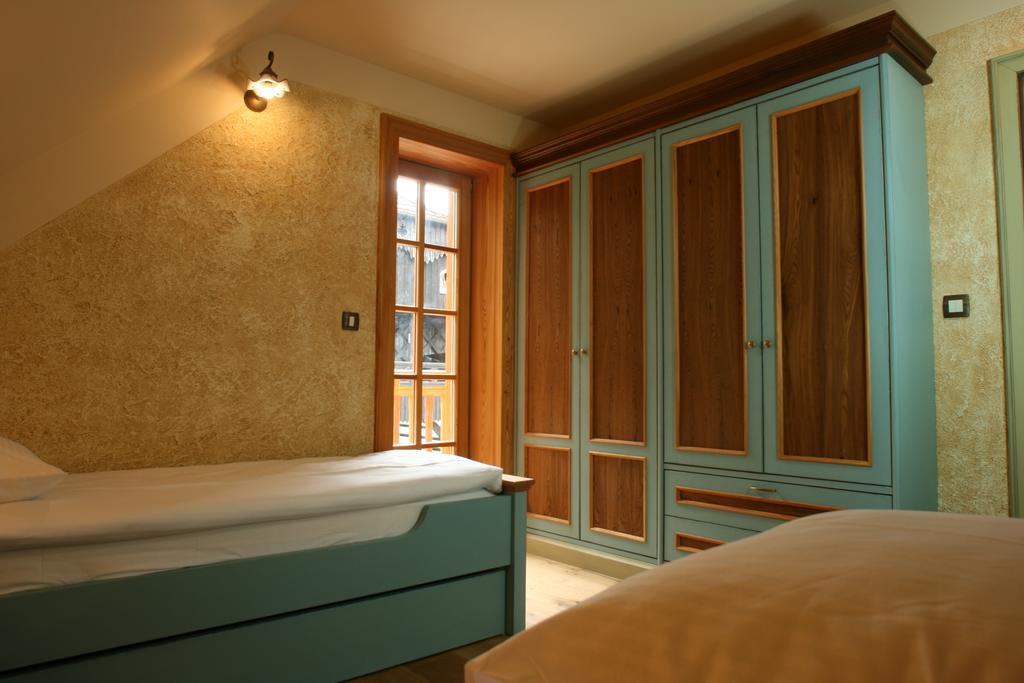 Villa Les With Hot Tub & Sauna Brežice Oda fotoğraf
